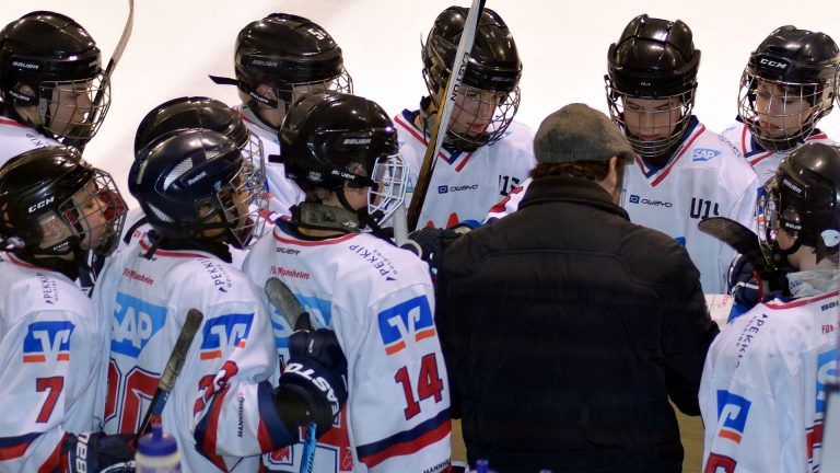Mehr über den Artikel erfahren U15 – Turniersieg in Megève nach Herzschlagfinale