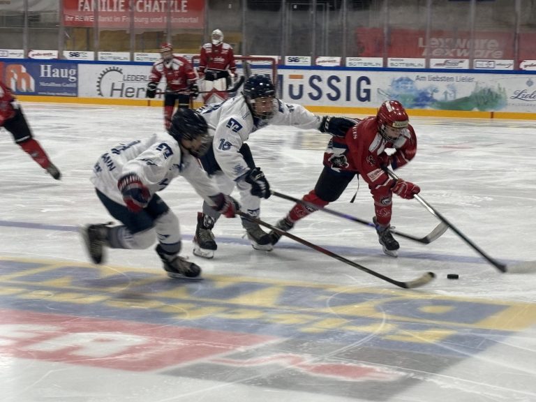 Mehr über den Artikel erfahren U15: Sieg mit Ausrufezeichen in Freiburg